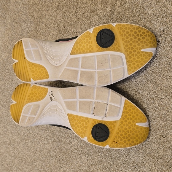 Great condition McQ women sneakers - Picture 12 of 12